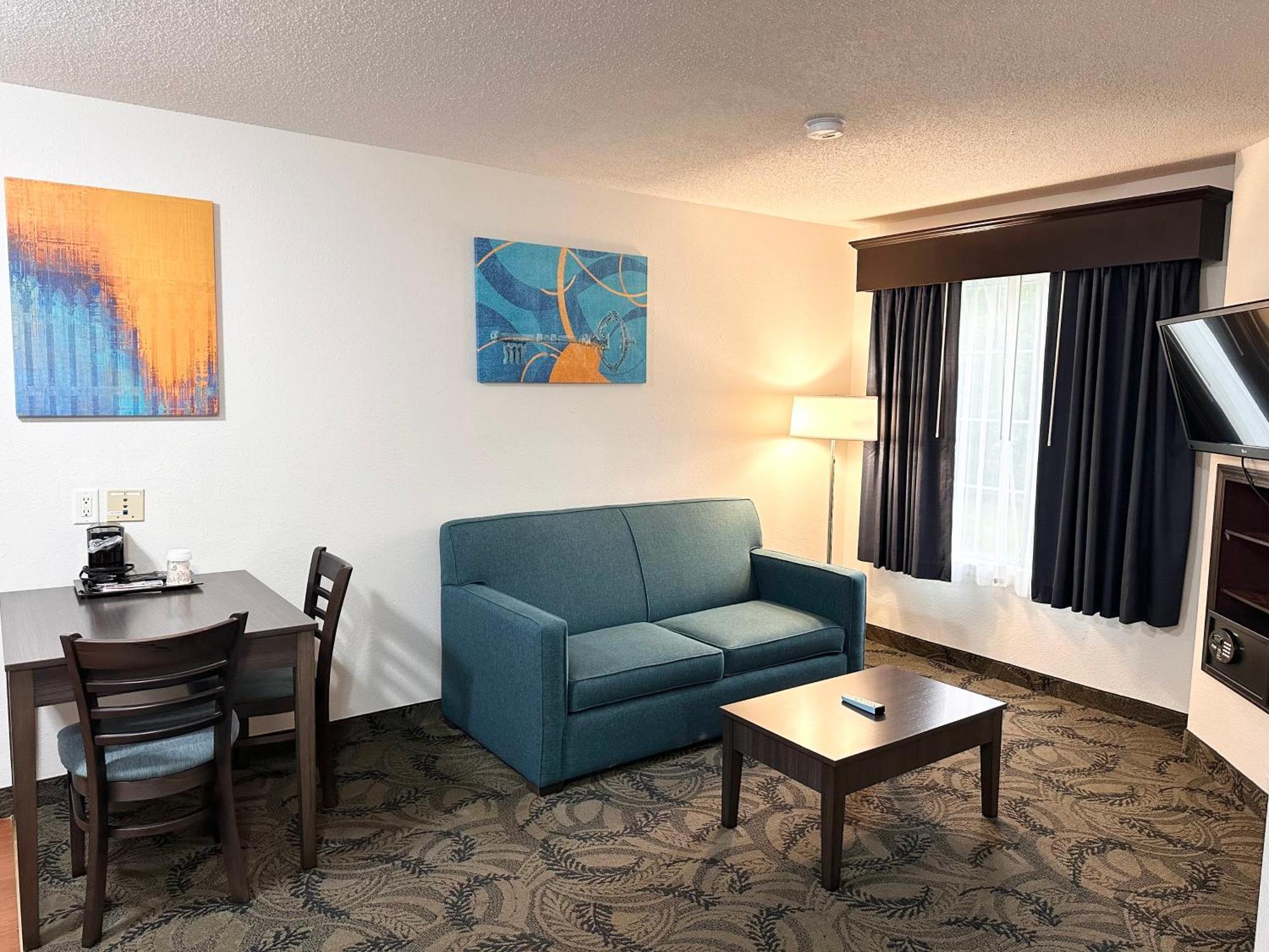 Mainstay Suites Madison Airport Exterior photo