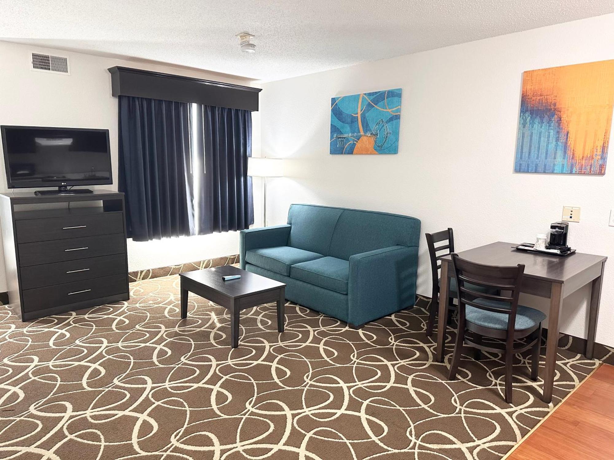 Mainstay Suites Madison Airport Exterior photo
