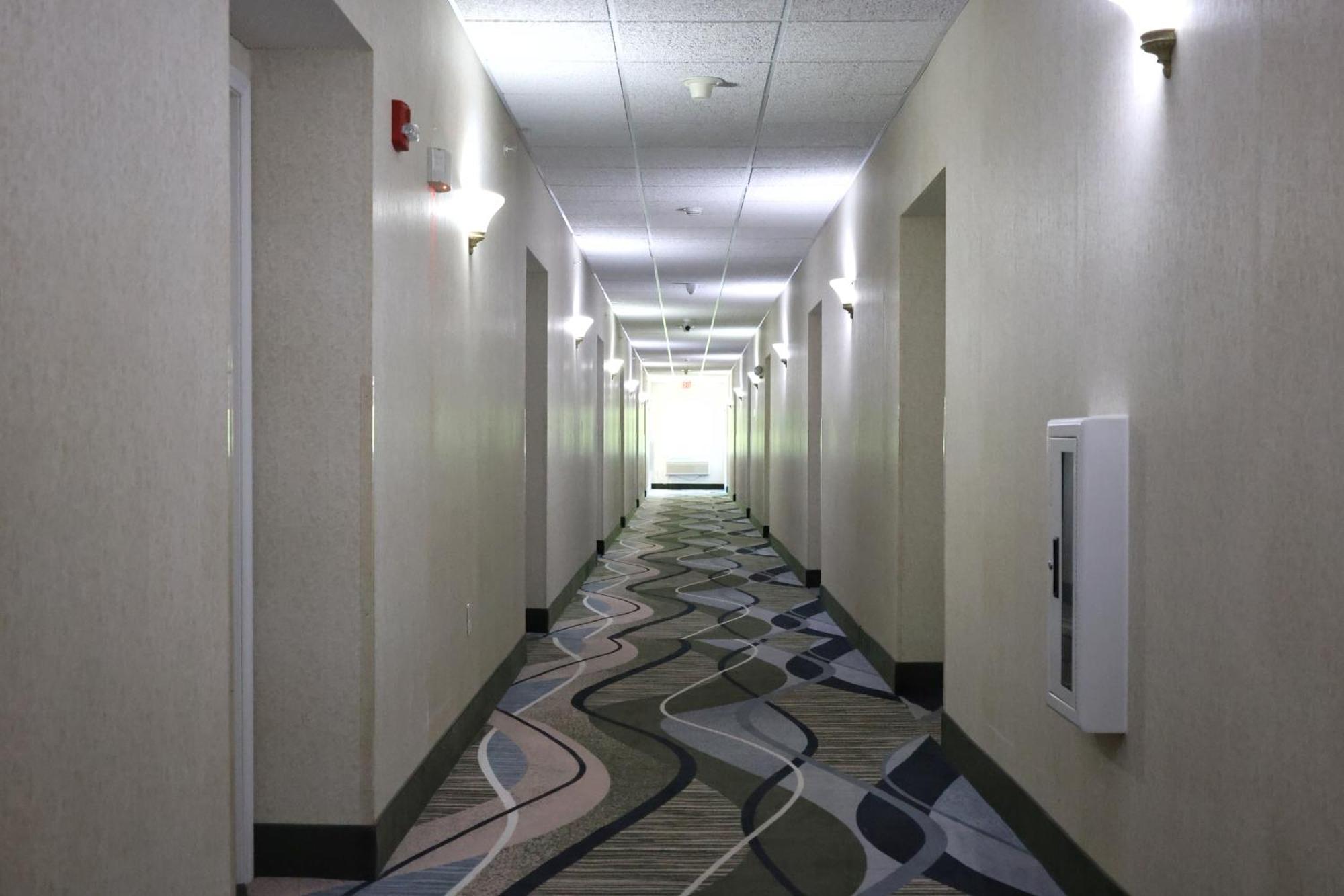 Mainstay Suites Madison Airport Exterior photo