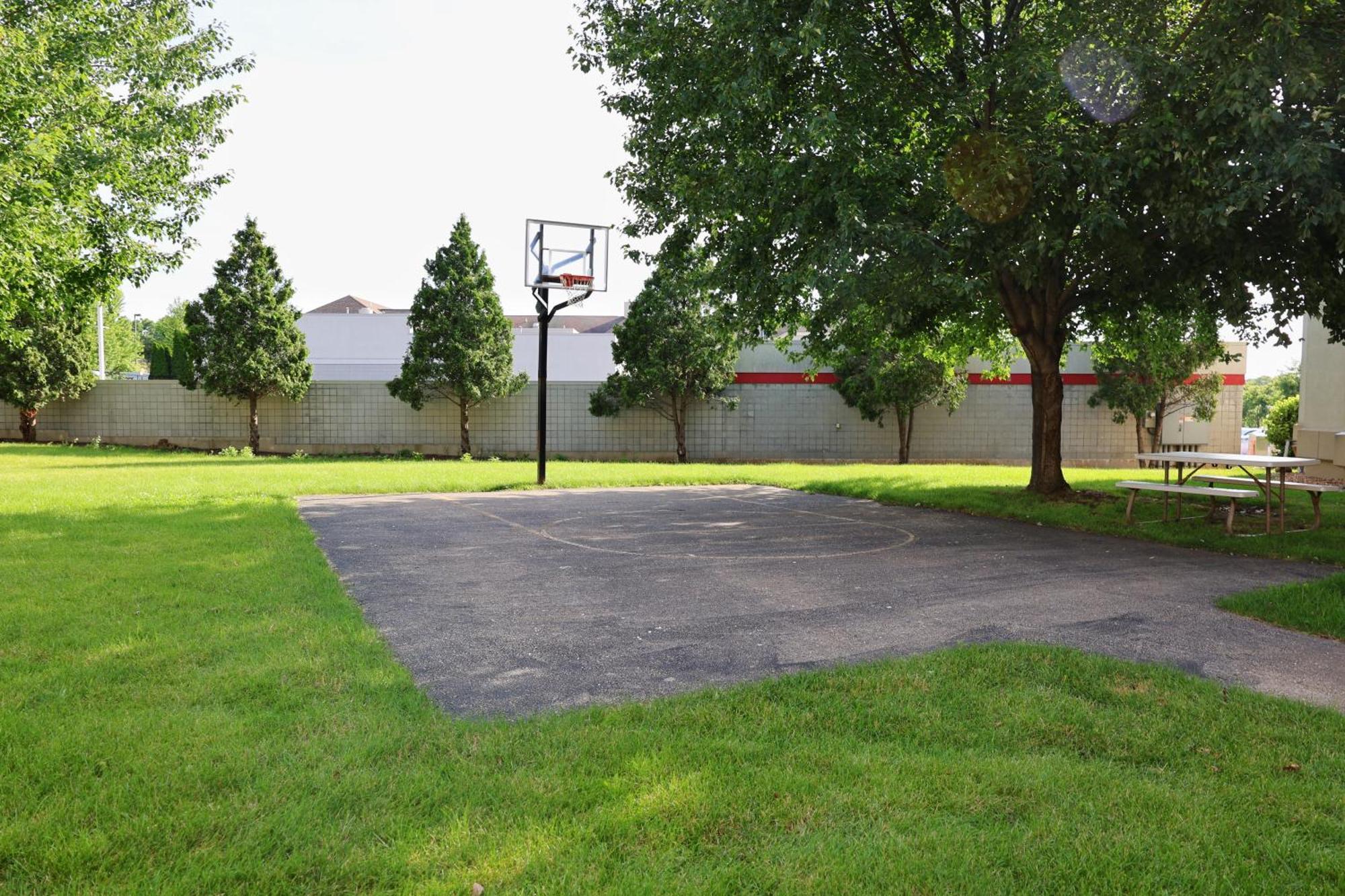 Mainstay Suites Madison Airport Exterior photo