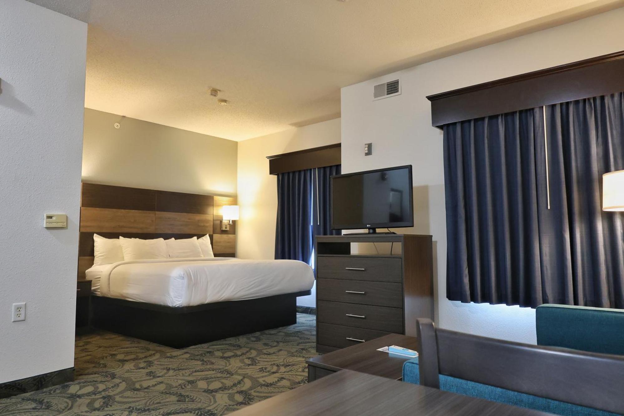 Mainstay Suites Madison Airport Exterior photo