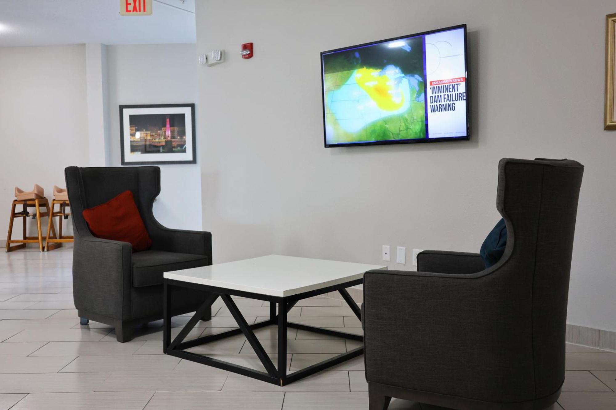 Mainstay Suites Madison Airport Exterior photo