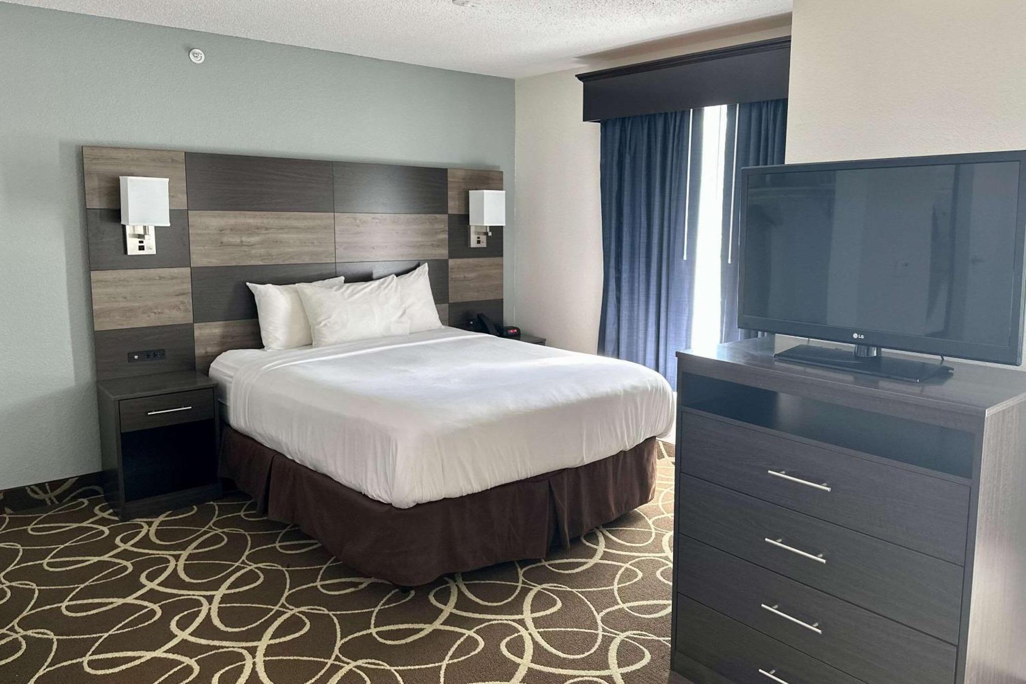 Mainstay Suites Madison Airport Exterior photo