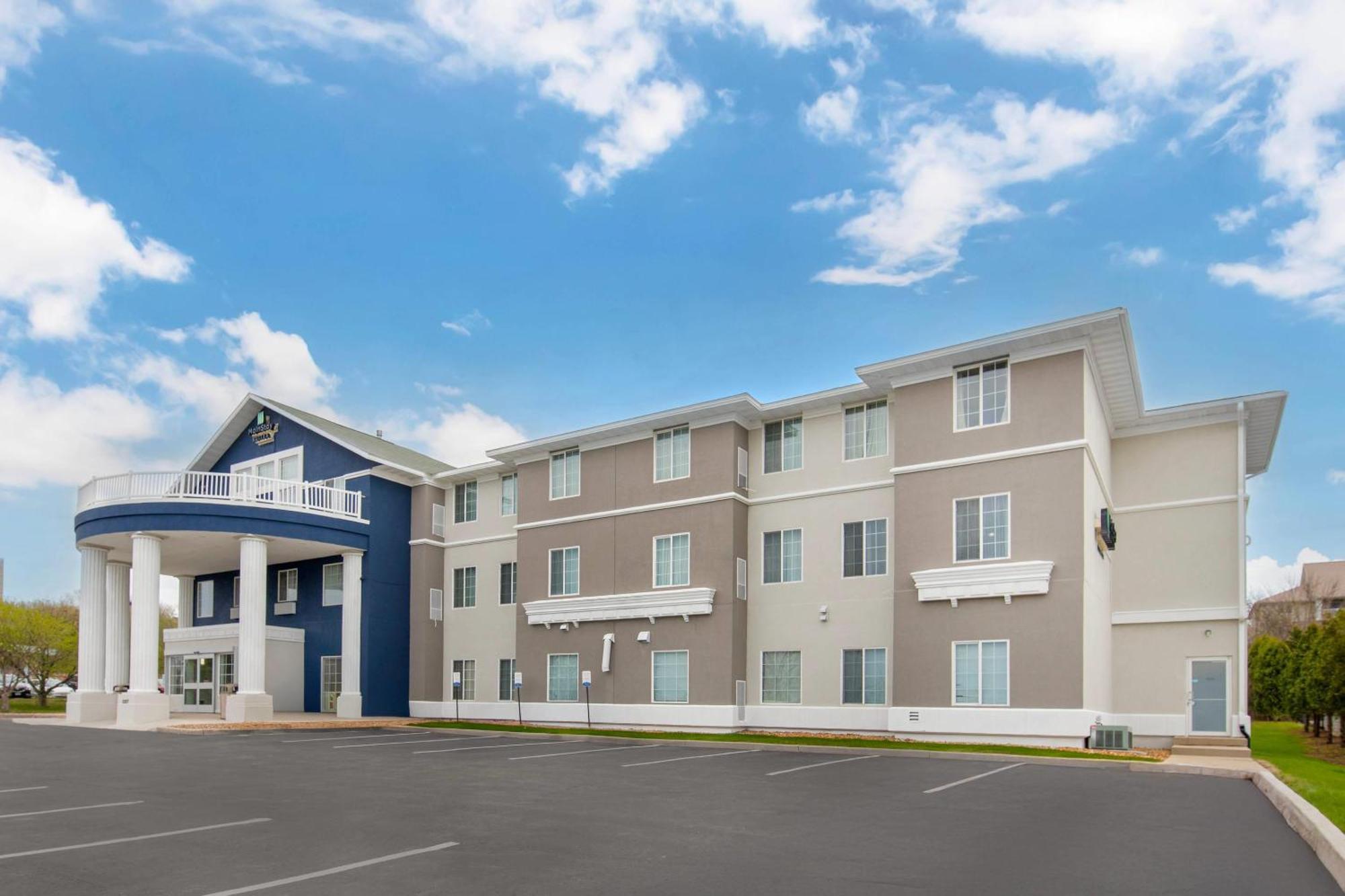 Mainstay Suites Madison Airport Exterior photo