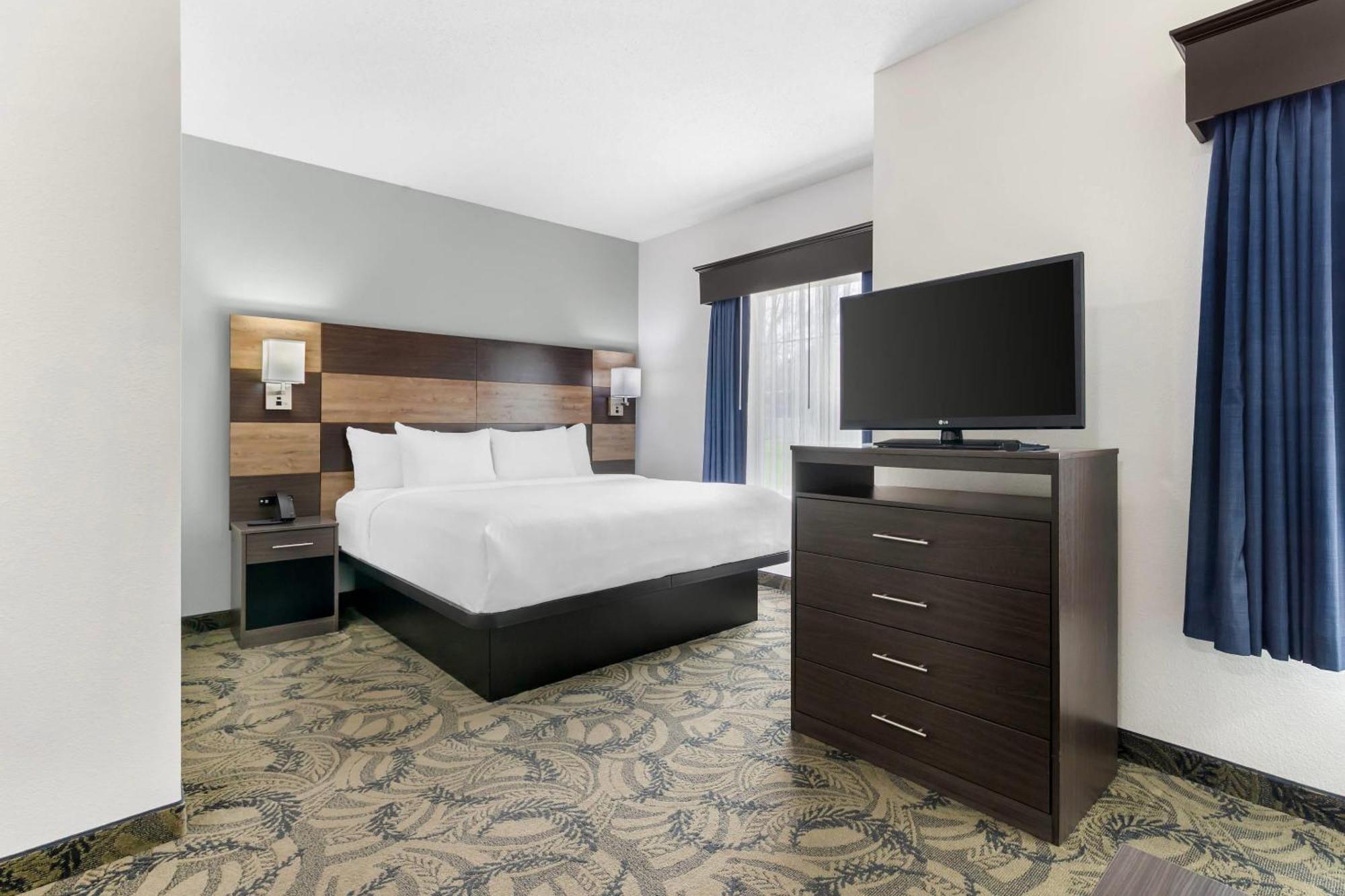 Mainstay Suites Madison Airport Exterior photo